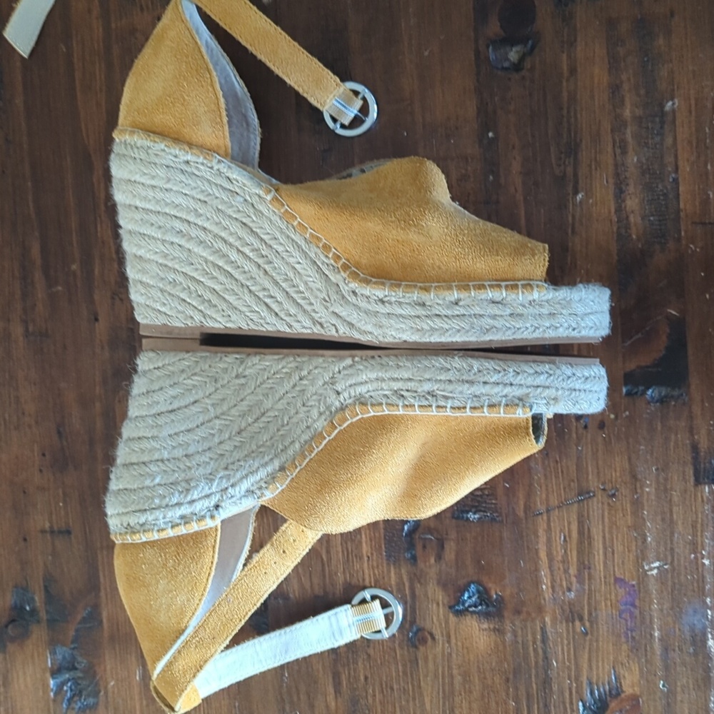 Wedge sandals - Picture 2 of 4